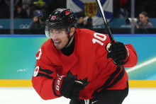 Nick Suzuki z Kanady oslavuje po strelen&iacute; tretieho g&oacute;lu. FOTO: Reuters