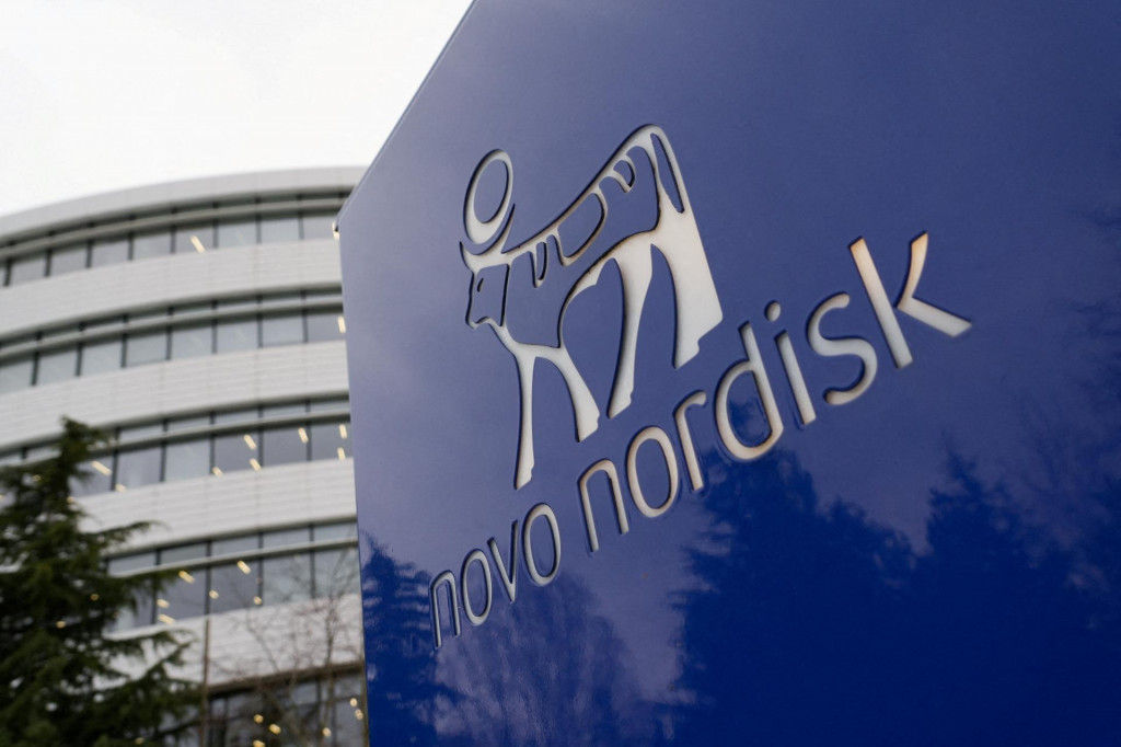 Logo farmaceutickej spoločnosti Novo Nordisk, v&yacute;robcu liekov na chudnutie.