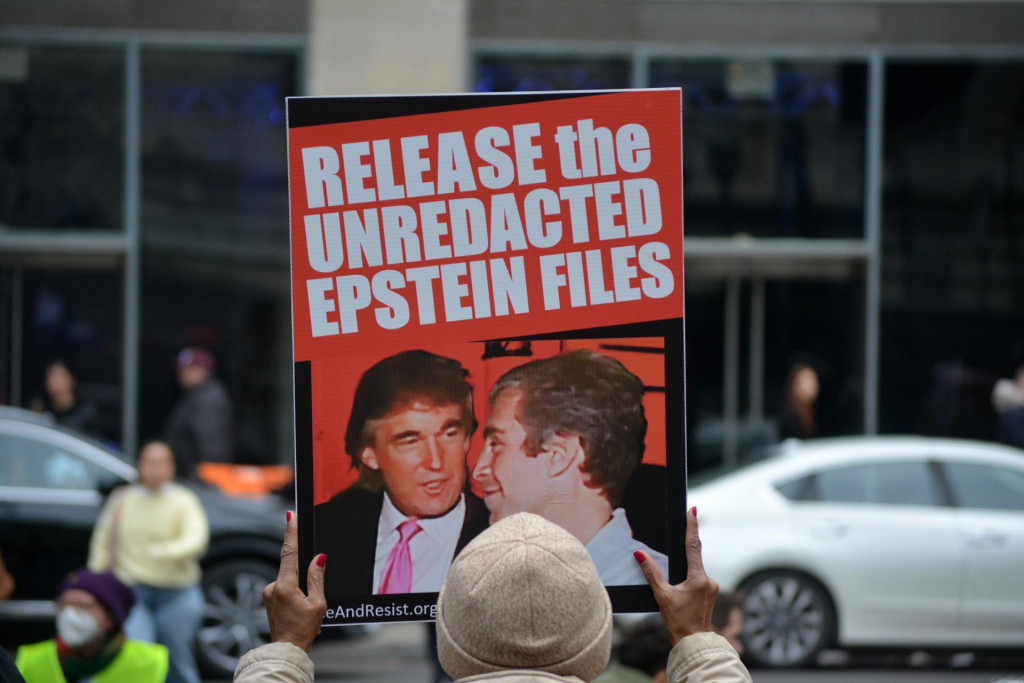 Protestuj&uacute;ci v USA žiadaj&uacute; zverejnenie v&scaron;etk&yacute;ch dokumentov. FOTO: Dreamstime