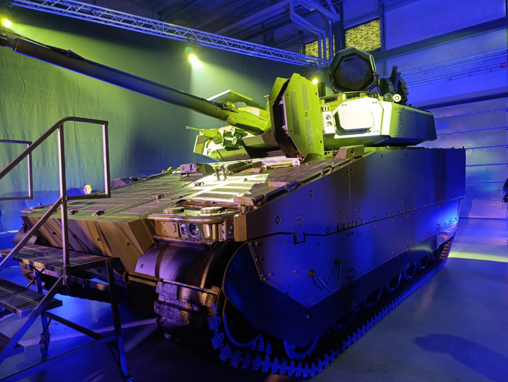 Bojov&eacute; vozidlo CV9035 MkIV vyr&aacute;ban&eacute; pre Ozbrojen&eacute; sily SR. FOTO: TASR/Oliver Remia&scaron;