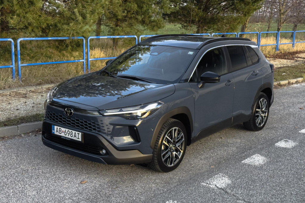 Toyota Corolla Cross 2.0 Hybrid AWD-i Executive