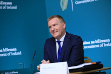 Eurokomis&aacute;r Michael McGrath vn&iacute;ma dezinform&aacute;cie ako tlak na demokraciu. FOTO: M. McGrath FB