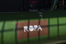 Vy&uacute;stenie ropovodu Družba v rafin&eacute;rii Slovnaft v Bratislave. FOTO: TASR/Jaroslav Nov&aacute;k