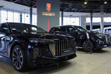 V Rusku je zvl&aacute;&scaron;ť po odchode z&aacute;padn&yacute;ch automobiliek z trhu konkurencia oveľa men&scaron;ia, a navy&scaron;e tam žiadne dot&aacute;cie nie s&uacute;, čo konečn&uacute; cenu nov&yacute;ch &aacute;ut neznižuje. FOTO: REUTERS
