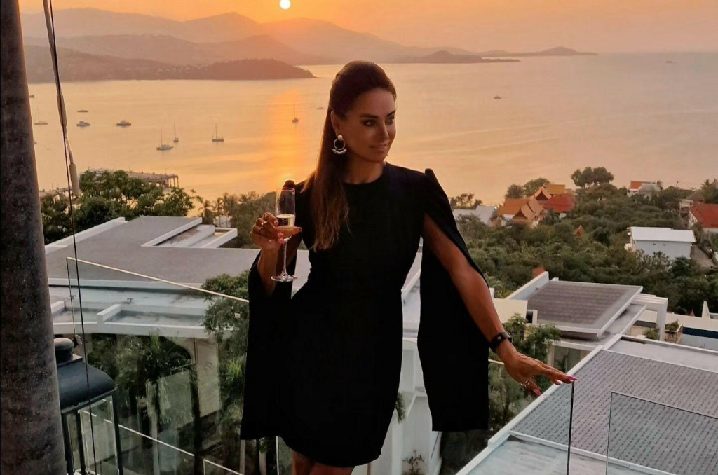 Zora je elegantn&aacute; d&aacute;ma.