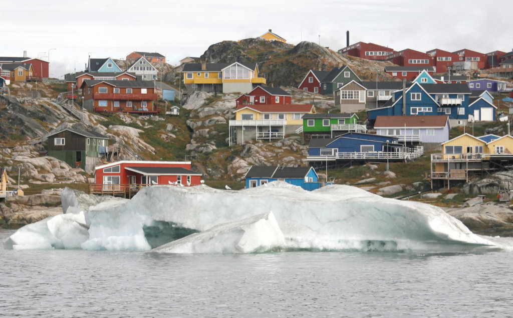Na sn&iacute;mke gr&oacute;nske mesto Ilulissat.