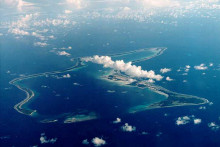 Diego Garcia, najv&auml;č&scaron;&iacute; ostrov v s&uacute;ostrov&iacute; Čagos a miesto, kde sa nach&aacute;dza v&yacute;znamn&aacute; vojensk&aacute; z&aacute;kladňa Spojen&yacute;ch &scaron;t&aacute;tov. FOTO: Reuters