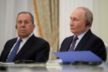 Rusk&yacute; prezident Vladimir Putin a rusk&yacute; minister zahraničn&yacute;ch vec&iacute; Sergej Lavrov. FOTO: Reuters