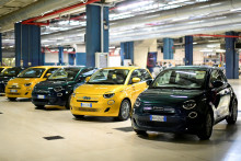 Do skupiny Stellantis patria napr&iacute;klad franc&uacute;zske značky Peugeot a Citro&euml;n či talianska značka Fiat. FOTO: Reuters