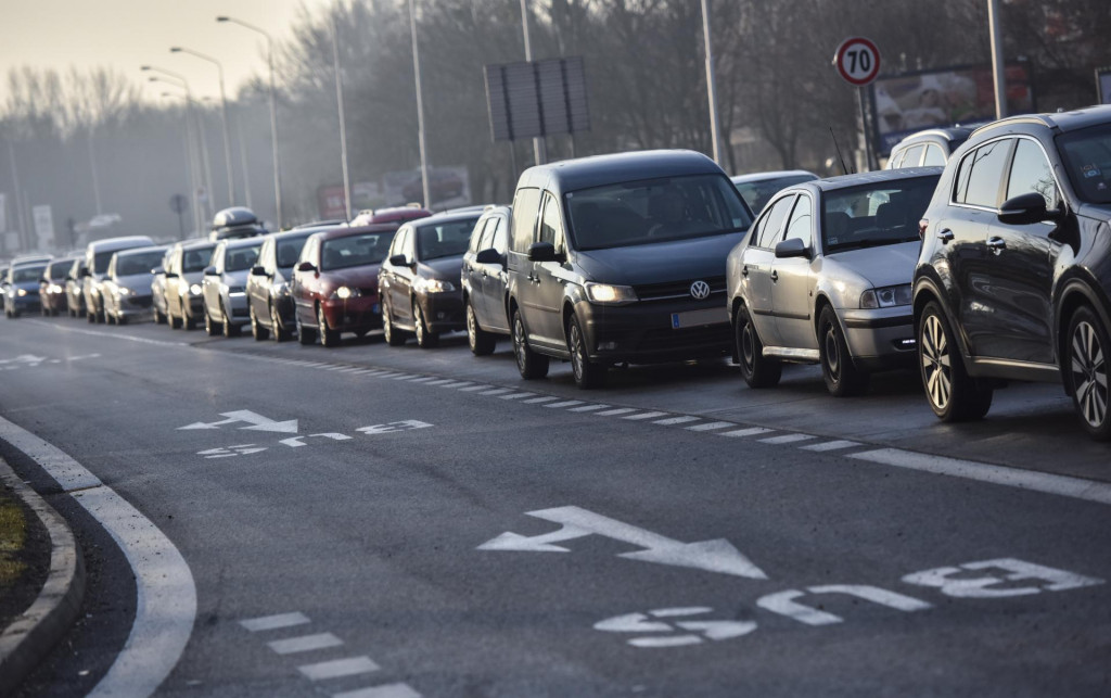 Zelen&aacute; vlna STVR aktualizuje zdržanie na diaľnici D2. FOTO: TASR/Pavol Zachar