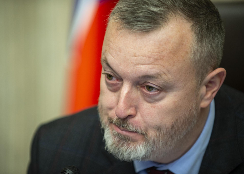 &bdquo;Sme konzervat&iacute;vci, sme na to hrd&iacute;, a preto sme si to dali aj do n&aacute;&scaron;ho n&aacute;zvu,&ldquo; od&ocirc;vodnil predseda strany Milan Krajniak. FOTO: TASR/Jakub Kotian
