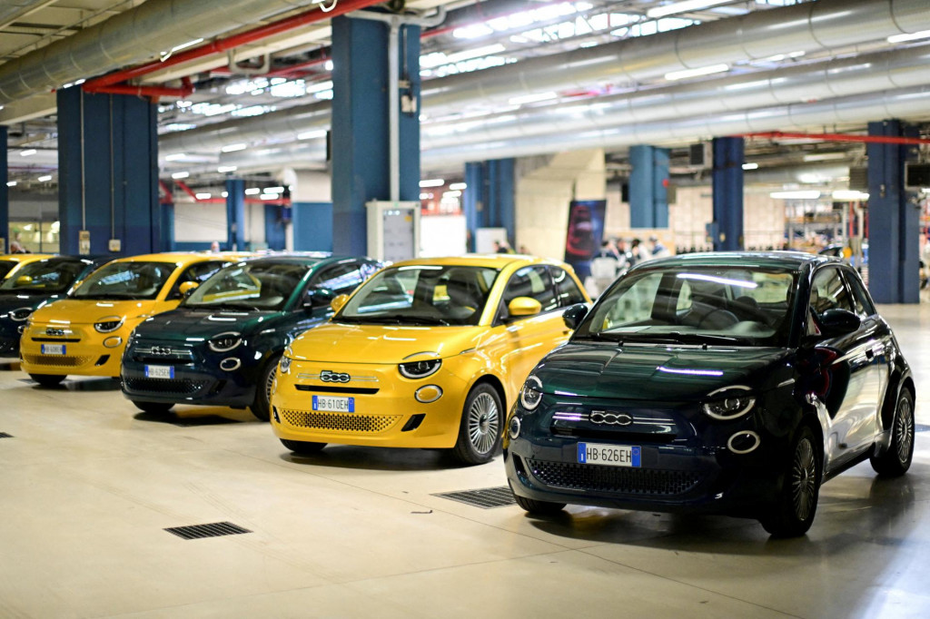 Do skupiny Stellantis patria napr&iacute;klad franc&uacute;zske značky Peugeot a Citro&euml;n či talianska značka Fiat. FOTO: Reuters