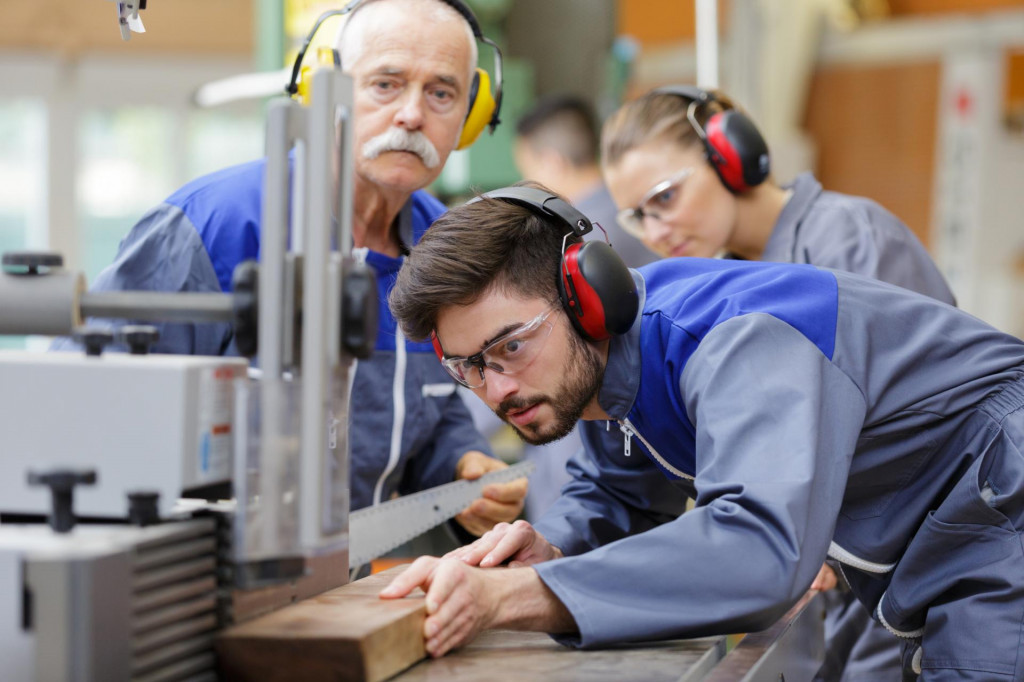 Na&scaron;tartovanie invest&iacute;ci&iacute; do budov m&aacute; mať pozit&iacute;vny vplyv aj na stavebn&yacute; sektor. FOTO: Dreamstime