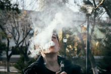 Cigarety alebo vape? Rad&scaron;ej ani jedno.