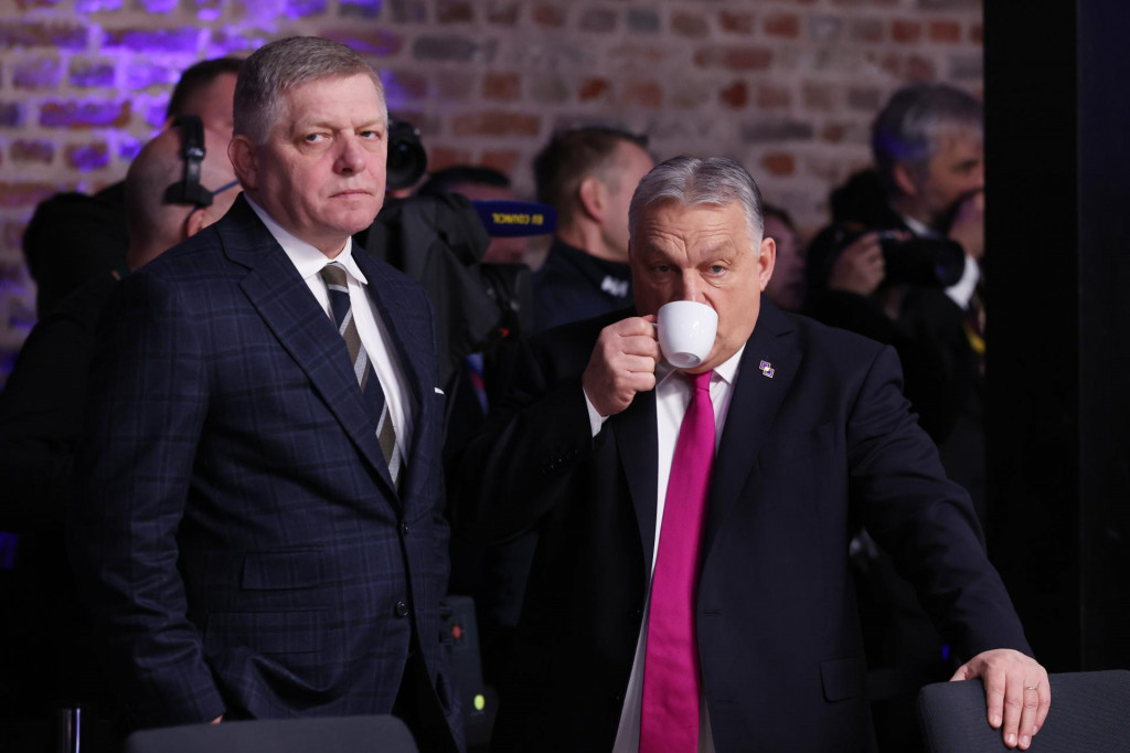 Premi&eacute;r Robert Fico a jeho maďarsk&yacute; n&aacute;protivok Viktor Orb&aacute;n. FOTO: TASR/AP

