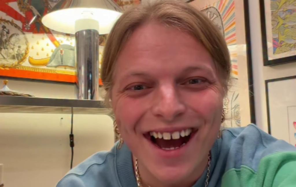 Ficova &bdquo;dvojn&iacute;čka&ldquo; rozbehla biznis, zisk si nenechala.
