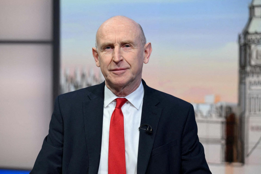 Britsk&yacute; minister obrany John Healey. FOTO: REUTERS