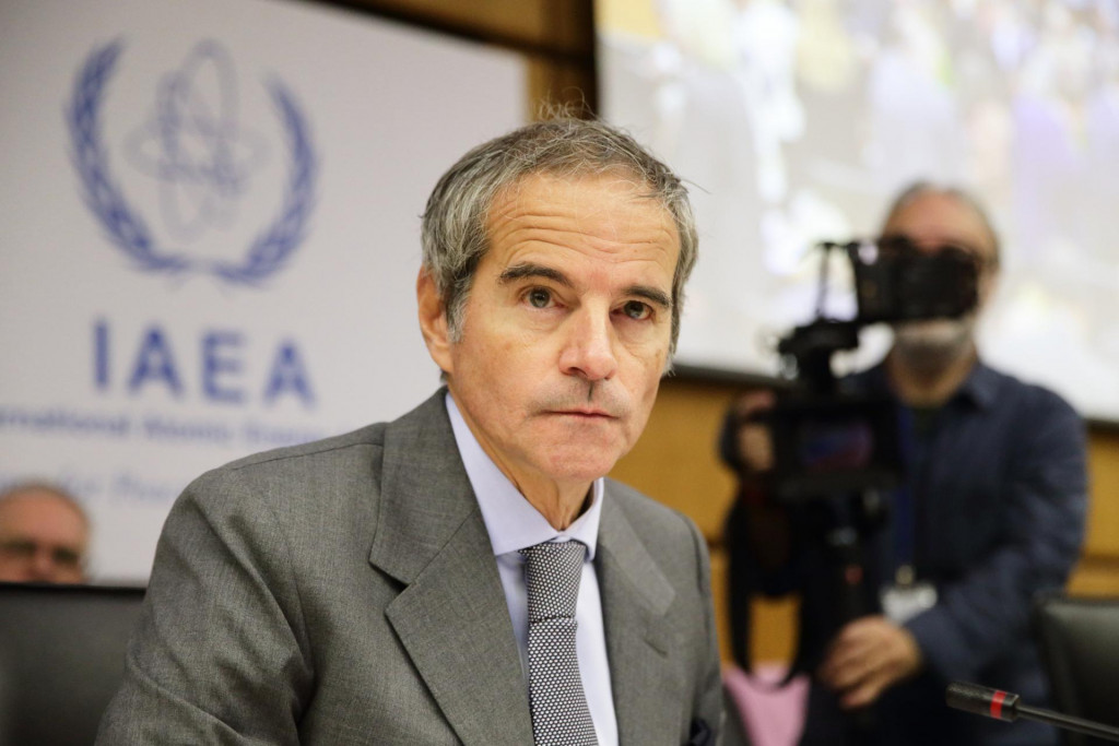 Gener&aacute;lny riaditeľ Medzin&aacute;rodnej agent&uacute;ry pre at&oacute;mov&uacute; energiu Rafael Grossi prich&aacute;dza na &scaron;tvrťročn&eacute; zasadnutie Rady guvern&eacute;rov Medzin&aacute;rodnej agent&uacute;ry pre at&oacute;mov&uacute; energiu. FOTO: TASR/AP