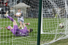 Na sn&iacute;mke g&oacute;l do br&aacute;ny Trnavy počas z&aacute;pasu &scaron;tvrťfin&aacute;le Slovnaft Cupu FK Železiarne Podbrezov&aacute; - FC Spartak Trnava 3. marca 2026 v Podbrezovej. FOTO: TASR/J&aacute;n Kro&scaron;l&aacute;k