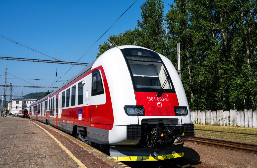 Zr&yacute;chlenie jednej z trat&iacute; na Slovensku presk&uacute;ma &scaron;t&uacute;dia. FOTO: ZSSK