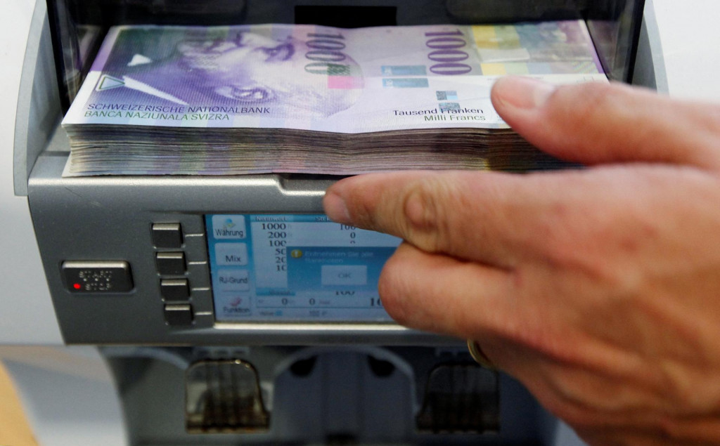 Analytici predpokladaj&uacute;, že spotreba dom&aacute;cnost bude utlmen&aacute;. FOTO: Reuters
