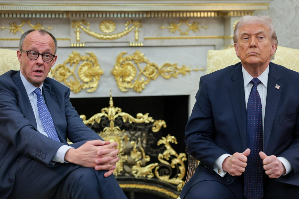 Najhor&scaron;&iacute;m scen&aacute;rom pre Ir&aacute;n by podľa Trumpa bolo, keby moc po zabitom ajatoll&aacute;hovi Al&iacute;m Chamene&iacute;m prevzal &bdquo;niekto, kto je rovnako zl&yacute; ako predch&aacute;dzaj&uacute;ca vl&aacute;da&ldquo;. FOTO: REUTERS