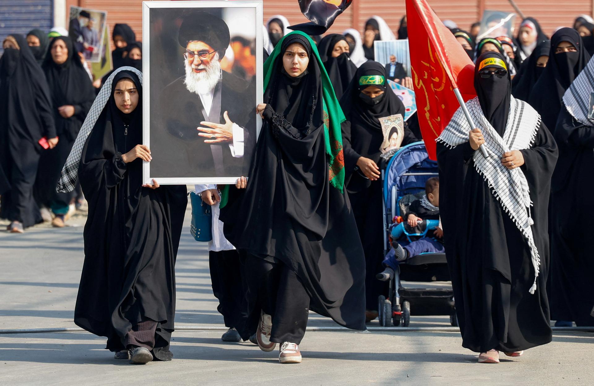 Irán môže viesť vojnu tak dlho, ako bude chcieť, tvrdí Chameneího poradca