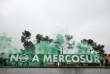 Obchodn&uacute; dohodu Mercosur sprev&aacute;dzaj&uacute; protesty. FOTO: Reuters