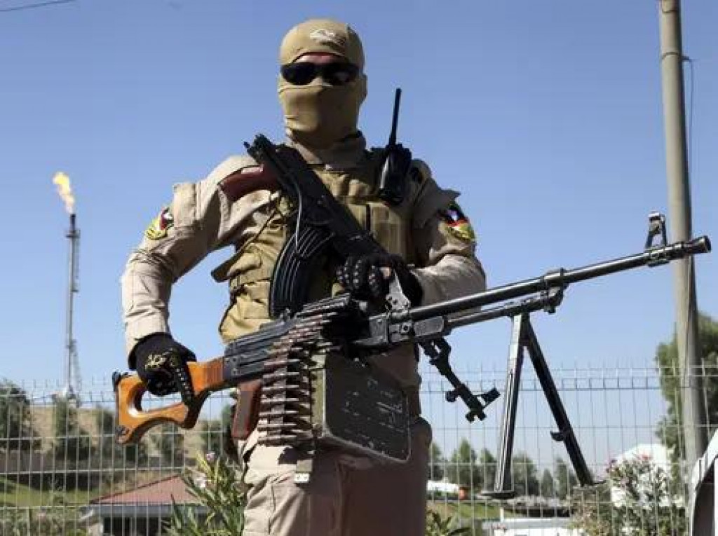 Kurdsk&yacute; vojak v Iraku. FOTO: Reuters