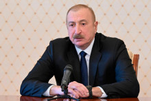 Azerbajdžansk&yacute; prezident Ilham Alijev predsed&aacute; zasadnutiu Bezpečnostnej rady v Baku v Azerbajdžane. FOTO: TASR/AP