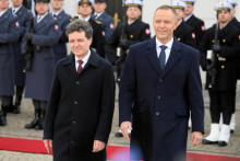 Rumunsk&yacute; prezident a poľsk&yacute; prezident. FOTO: REUTERS