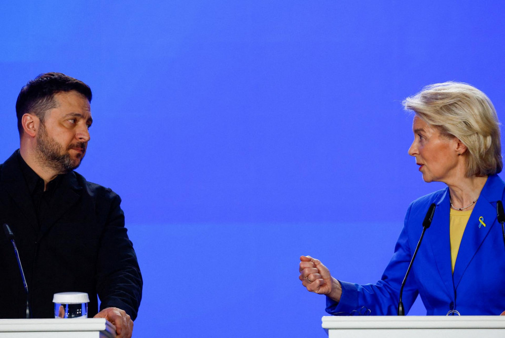 Ukrajinsk&yacute; prezident Volodymyr Zelenskyj a &scaron;&eacute;fka Eur&oacute;pskej komisie Ursula von der Leyenov&aacute;. FOTO: REUTERS