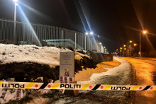 Pol&iacute;cia vo vyhl&aacute;sen&iacute; uviedla, že vy&scaron;etrovatelia s&uacute; v kontakte s veľvyslanectvom ohľadom incidentu a na mieste je nasaden&yacute; veľk&yacute; počet policajtov. FOTO: REUTERS