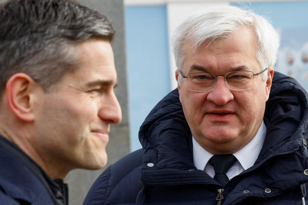 Napravo ukrajinsk&yacute; minister zahraničn&yacute;ch vec&iacute; Andrij Sybiha. FOTO: REUTERS