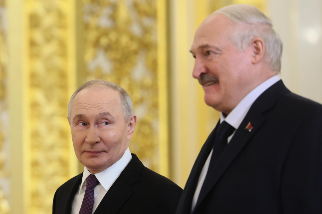 Rusk&yacute; prezident Vladimir Putin a bielorusk&yacute; prezident Alexander Luka&scaron;enko. FOTO: TASR/AP