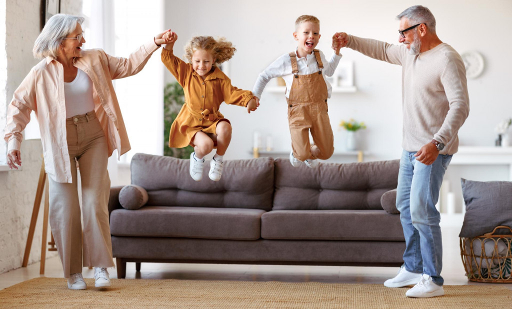 Za ide&aacute;lneho prarodiča sa považuje ten, kto do v&yacute;chovy nezasahuje. FOTO: Shutterstock