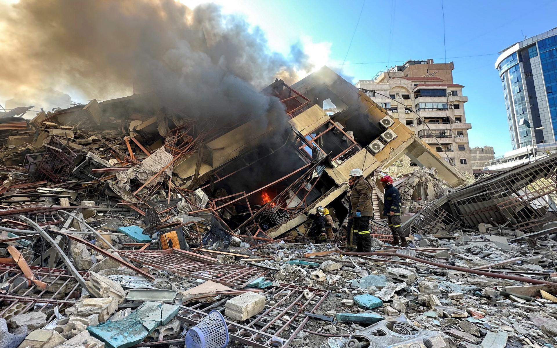 Izraelská armáda bombardovala juh a východ Libanonu, Hizballáh útočil v Izraeli aj Sýrii