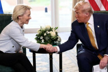 &Scaron;&eacute;fka Eur&oacute;pskej komisie Ursula von der Leyenov&aacute; a americk&yacute; prezident Donald Trump.

FOTO: REUTERS