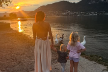 Ag&aacute;ta op&auml;ť rie&scaron;i vzťahov&eacute; probl&eacute;my.