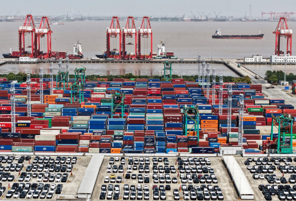 Nemeck&yacute; export zaznamenal v&yacute;raznej&scaron;&iacute; pokles, ako bolo predpokladan&eacute;. FOTO: Reuters