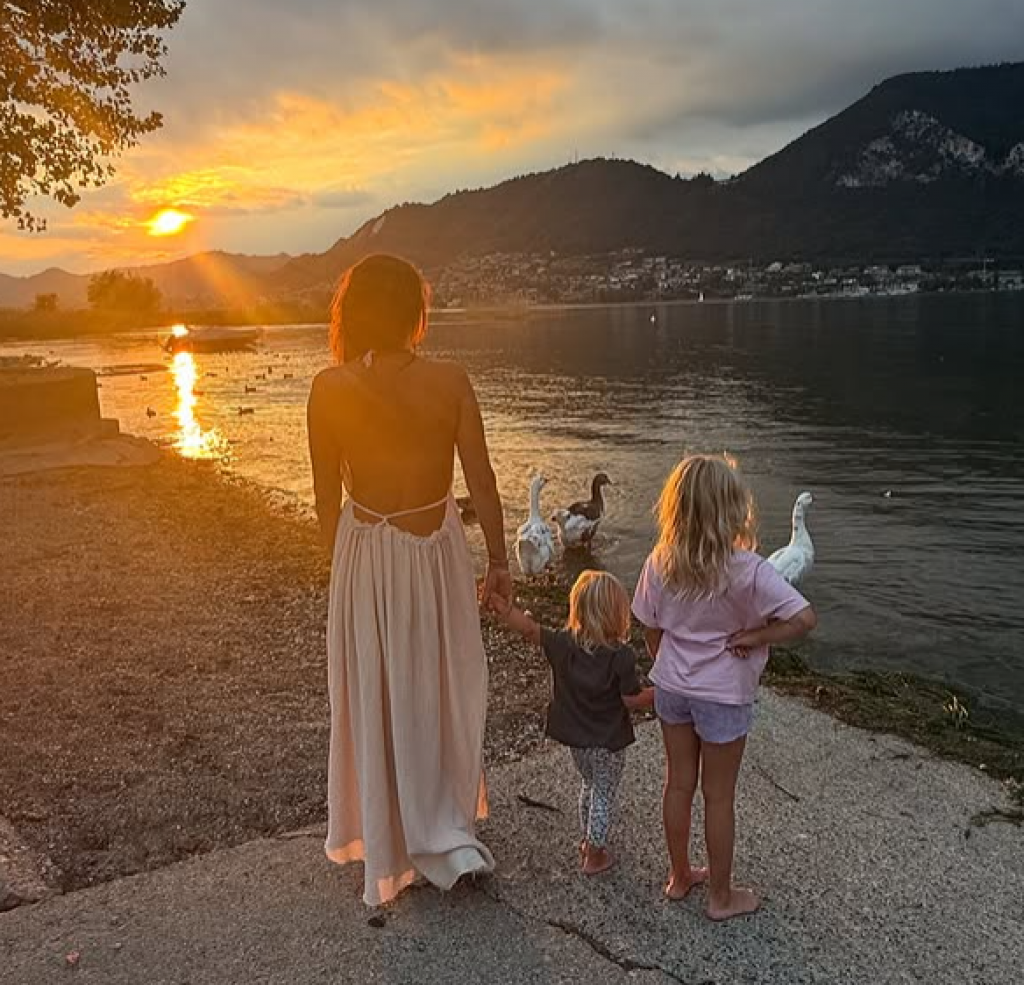 Ag&aacute;ta op&auml;ť rie&scaron;i vzťahov&eacute; probl&eacute;my.