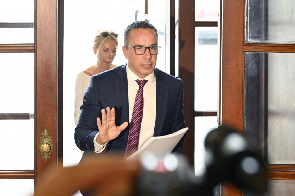 Na sn&iacute;mke minister pr&aacute;ce a soci&aacute;lnych vec&iacute; Erik Tom&aacute;&scaron;. FOTO: TASR/P. Neubauer