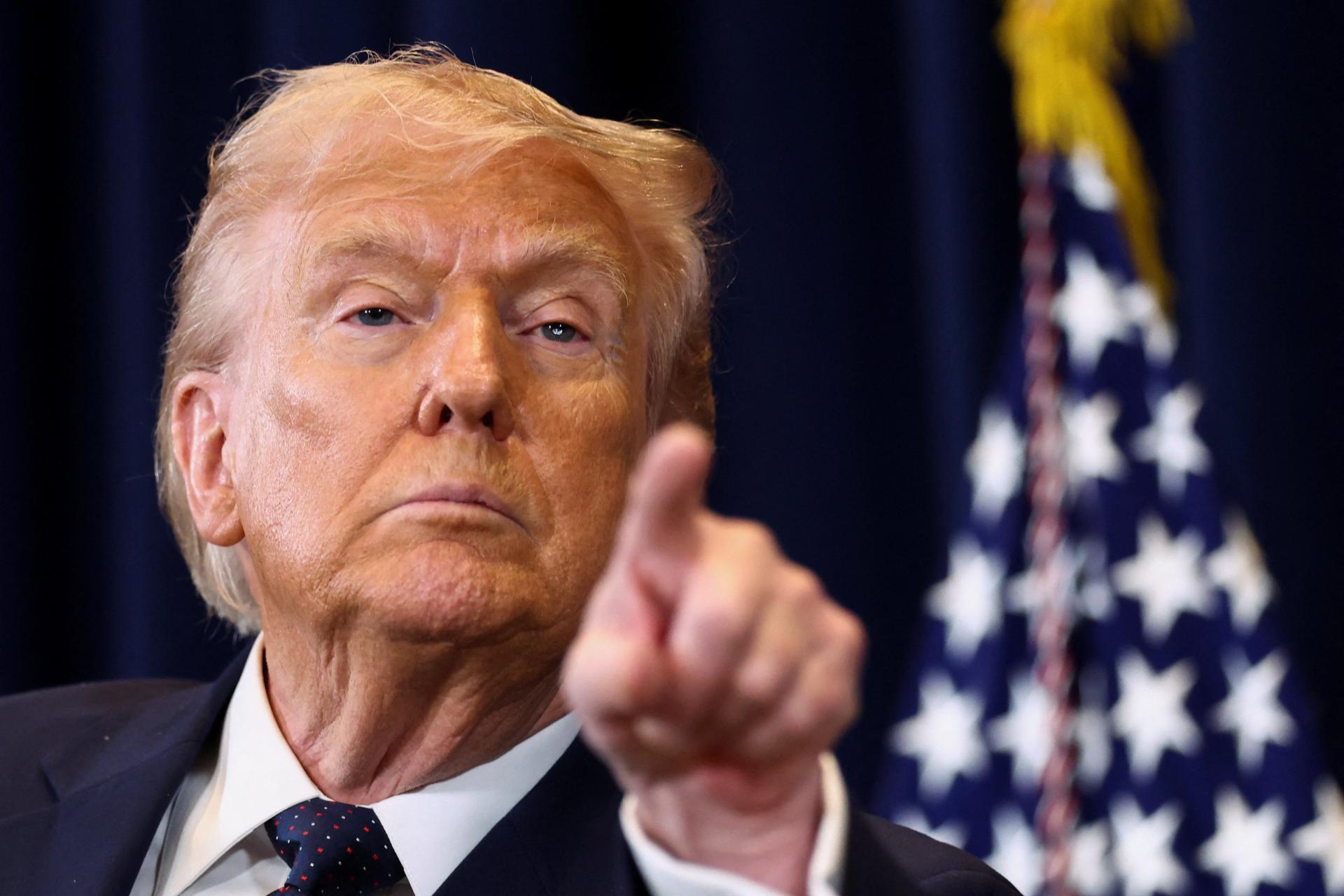 V Iráne už prakticky nie je čo napadnúť. Vojna sa skončí kedykoľvek budem chcieť, povedal Trump