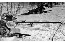 Československ&iacute; vojaci s protitankov&yacute;mi pu&scaron;kami PTRD-41 počas v&yacute;cviku v Buzuluku v roku 1942.