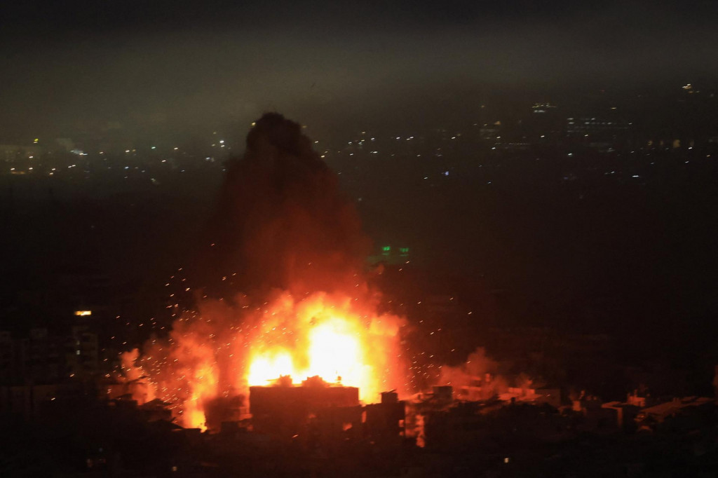 Izraelsk&yacute; &uacute;tok na Bejr&uacute;t. FOTO: Reuters