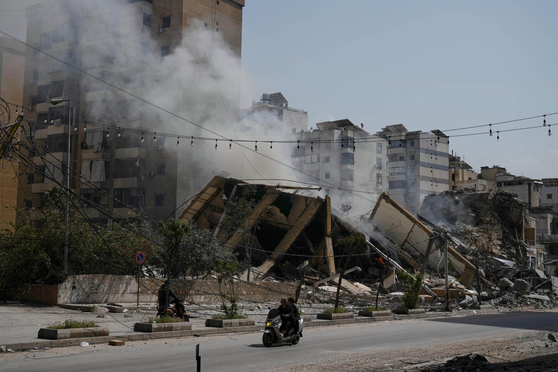 Izrael silno bombarduje centrum Bejrútu, zabil riaditeľa prírodovedeckej fakulty miestnej univerzity