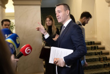Minister za Hlas Tom&aacute;&scaron; Drucker si povinn&uacute; maturitu z počtov nevycucal z prsta. Ak nechceme byť len mont&aacute;žnou dielňou, viac matematiky neza&scaron;kod&iacute;. FOTO: TASR/P. Neubauer