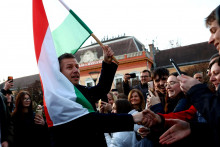 Strana Tisza organizuje protesty proti s&uacute;časnej maďarskej vl&aacute;de. FOTO: Reuters
