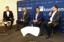 Sprava Patrik Križansk&yacute; zo Slovenskej asoci&aacute;cie pre elektromobilitu, Miroslav Bene&scaron; z firmy Mobiln&iacute; baterka a Peter Penze&scaron; z GIB EnergyX Slovakia. FOTO: HN/Peter Mayer