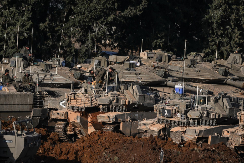 Izraelsk&eacute; tanky. FOTO: Reuters